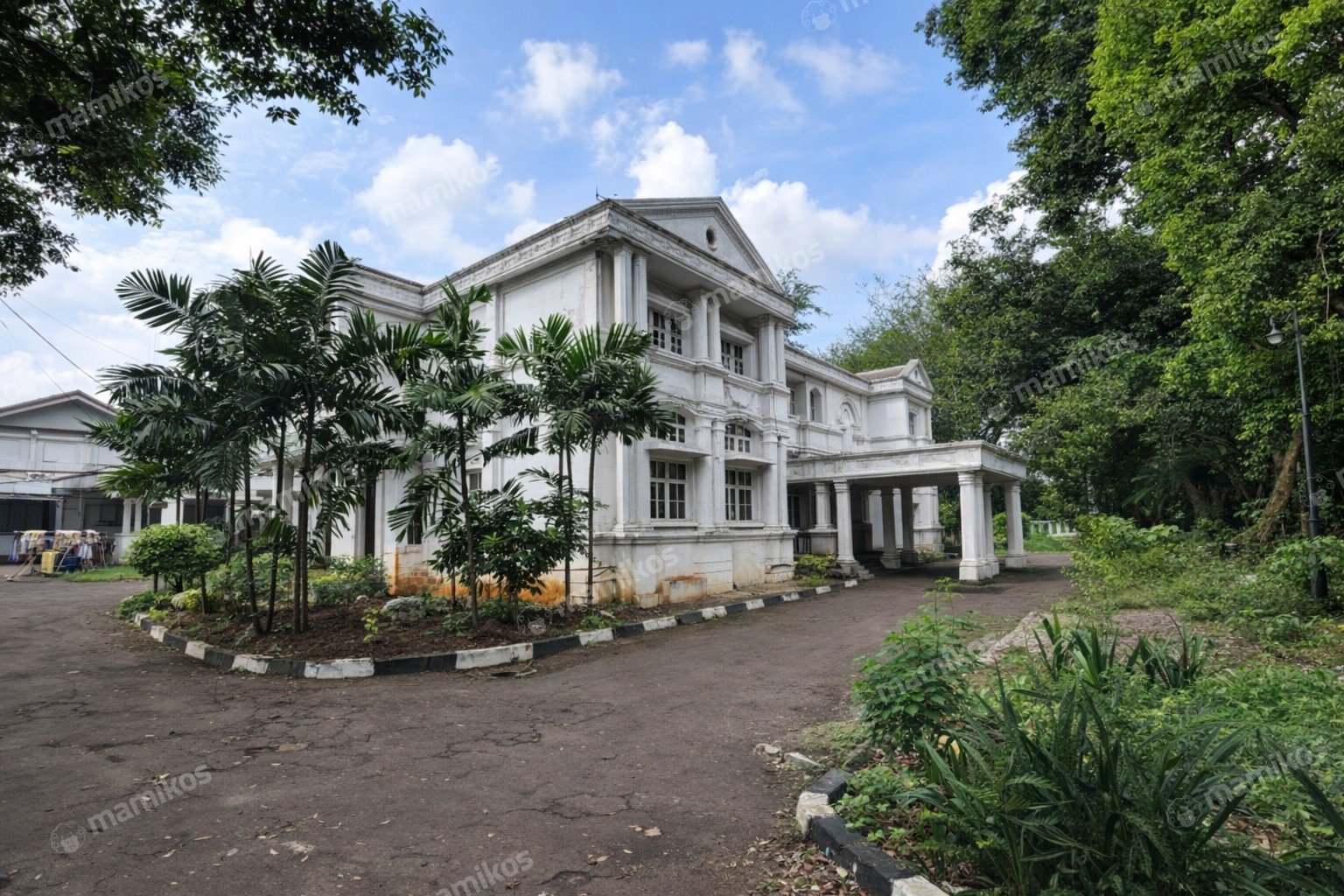 Rumah 2 Lantai Kemang Jakarta Selatan