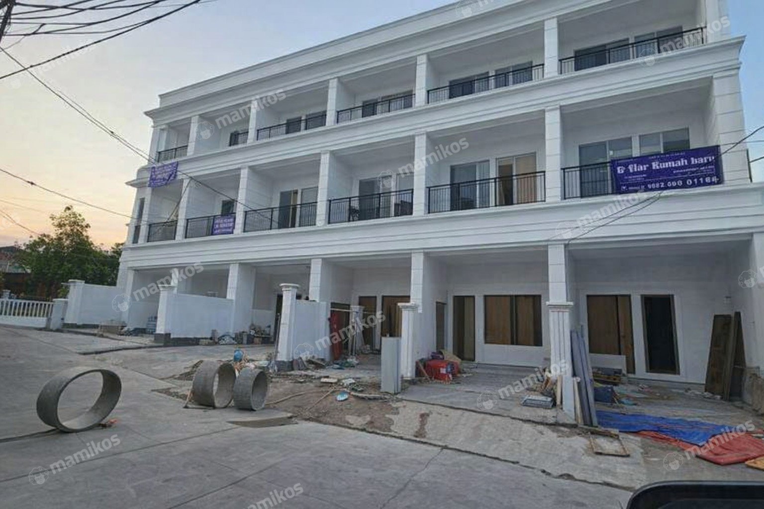 Rumah Sertifikat SHM 3 Kamar Tidur 3 Kamar Mandi Tanjung Duren Jakarta Barat