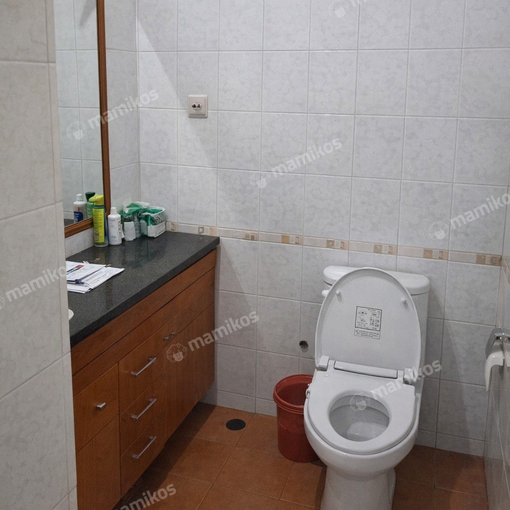 Rumah Sertifikat SHM 4 Kamar Tidur 4 Kamar Mandi Tomang Jakarta Barat - Photo 2