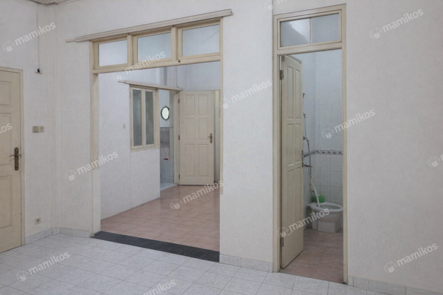 Rumah Sertifikat SHM 3 Kamar Tidur 2 Kamar Mandi Taman Surya Jakarta Barat - Photo 5