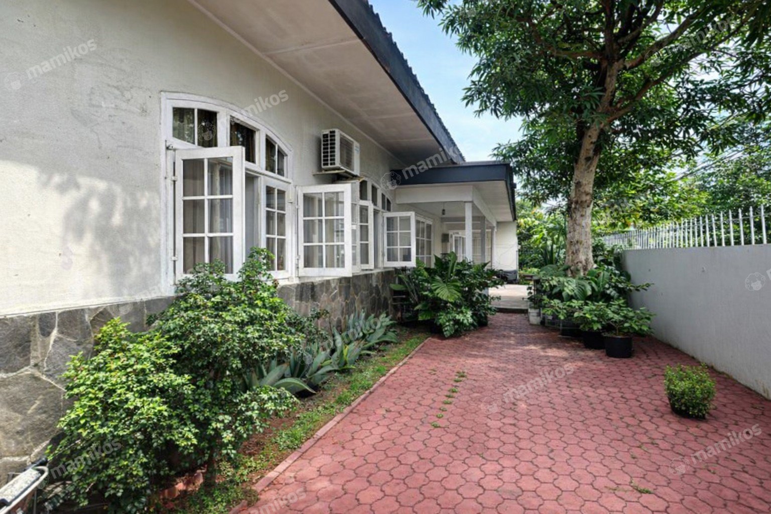 Rumah Sertifikat SHM 7 Kamar Tidur 4 Kamar Mandi Cinere Jakarta Selatan