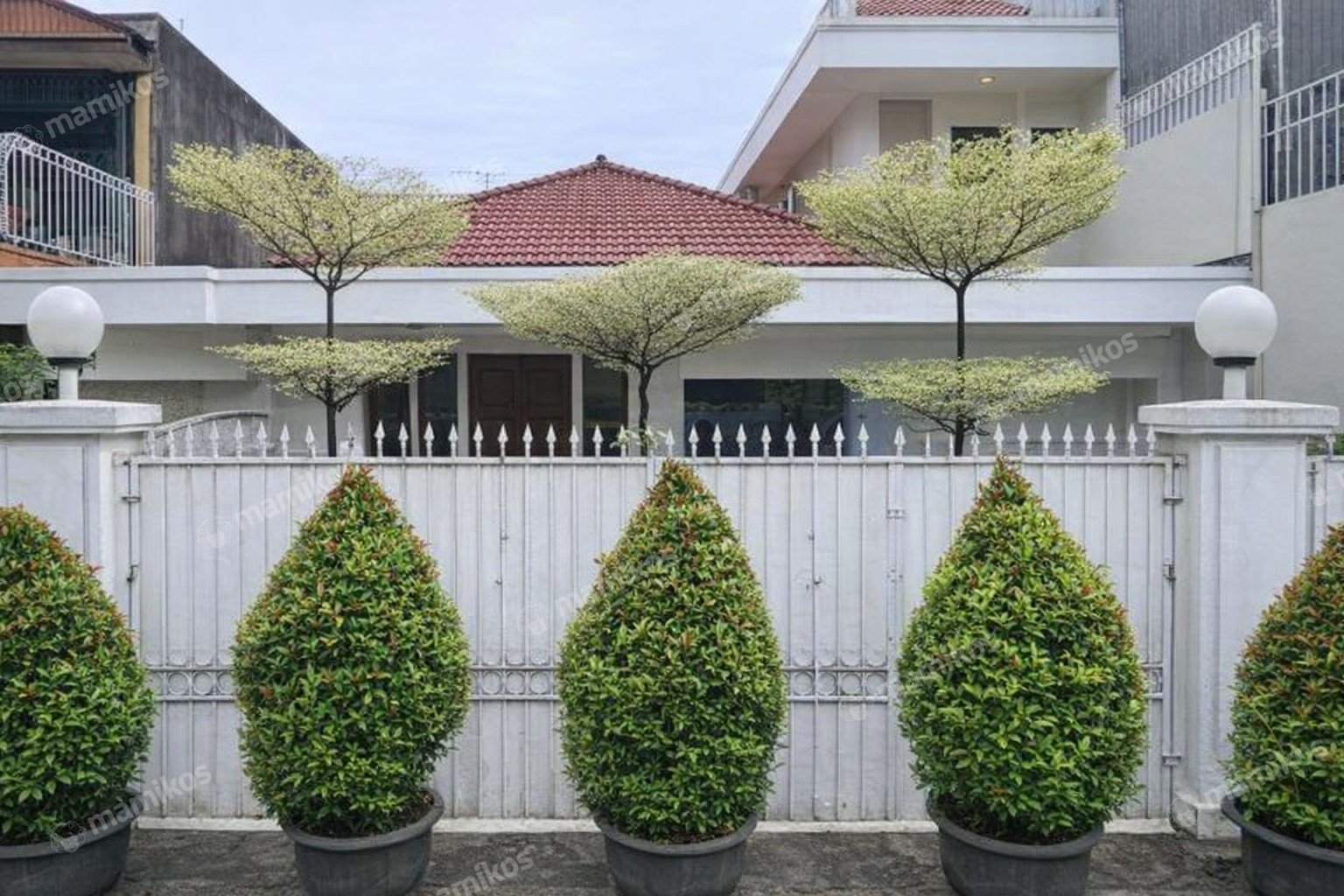 Rumah Sertifikat SHM 4 Kamar Tidur 3 Kamar Mandi Kebayoran Baru Jakarta Selatan