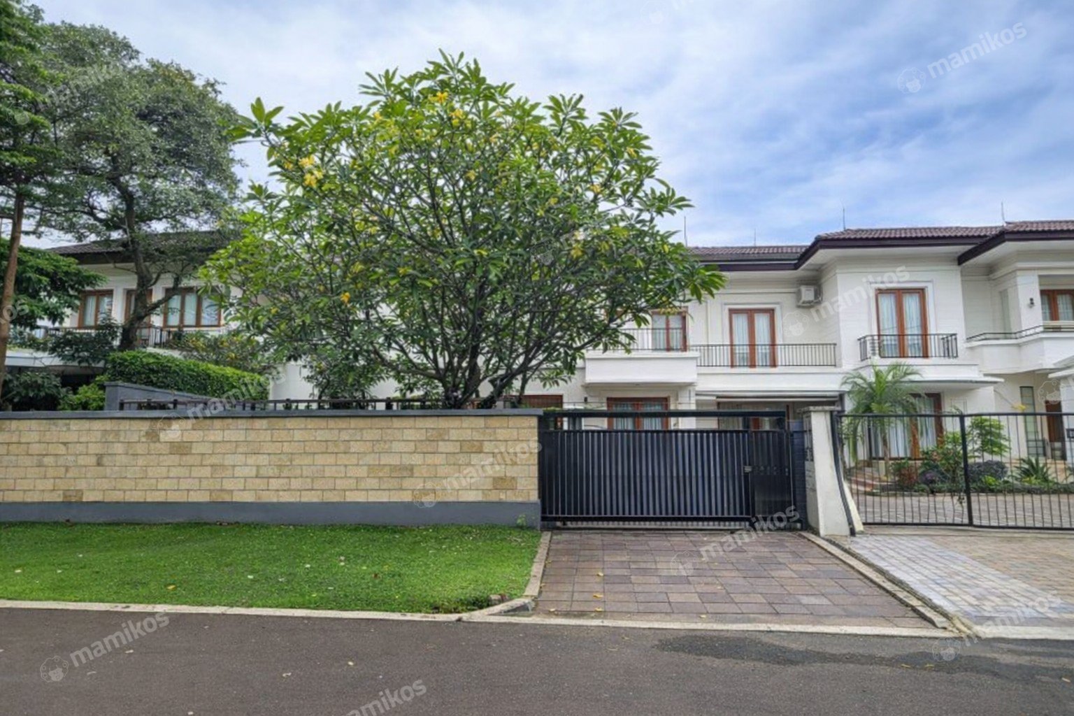 Rumah Sertifikat SHM 5 Kamar Tidur 3 Kamar Mandi Pondok Indah Jakarta Selatan