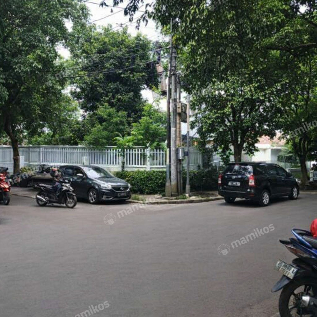 Rumah Sertifikat SHM 3 Kamar Tidur 3 Kamar Mandi Tanjung Duren Jakarta Barat - Photo 5