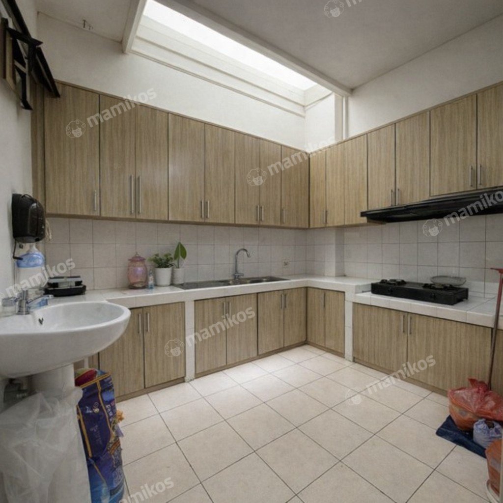 Rumah Sertifikat SHM 5 Kamar Tidur 3 Kamar Mandi Kebon Jeruk Jakarta Barat - Photo 2
