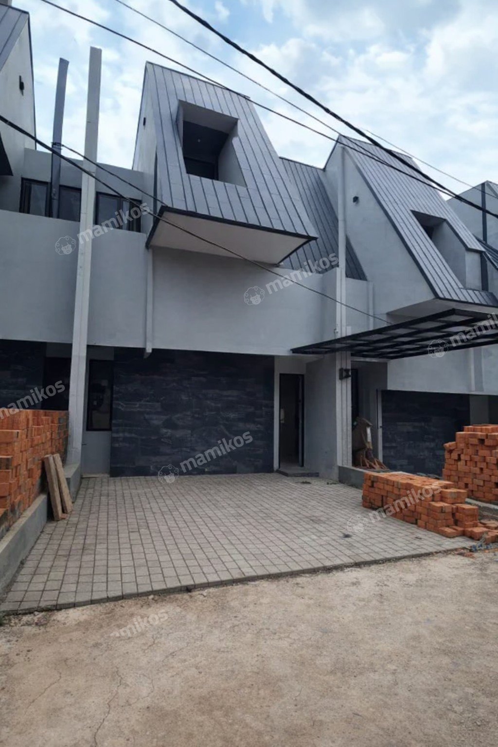 Rumah Sertifikat SHM 3 Kamar Tidur 3 Kamar Mandi Simprug Jakarta Selatan - Photo 2
