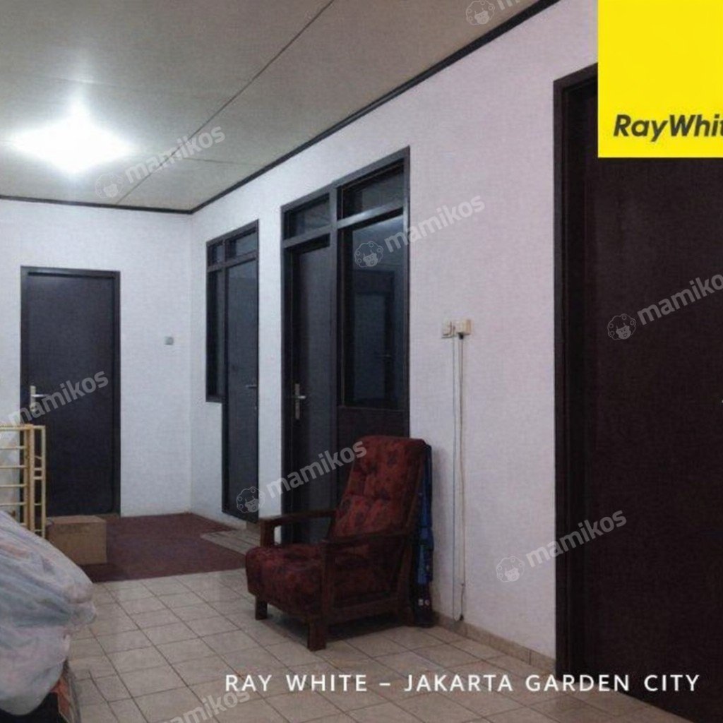 Rumah Sertifikat SHM 6 Kamar Tidur 4 Kamar Mandi Cawang Jakarta Timur - Photo 2