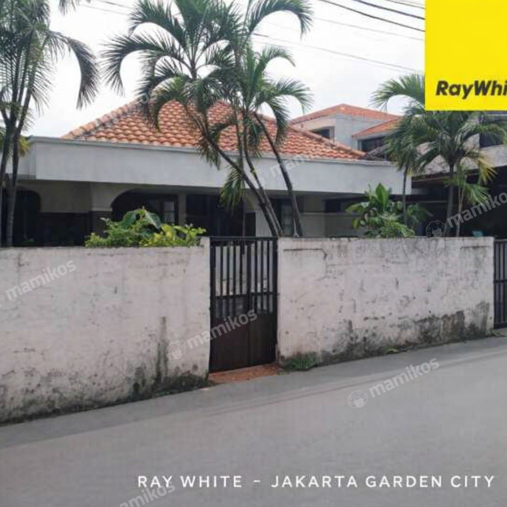 Rumah Sertifikat SHM 6 Kamar Tidur 4 Kamar Mandi Cawang Jakarta Timur - Photo 3