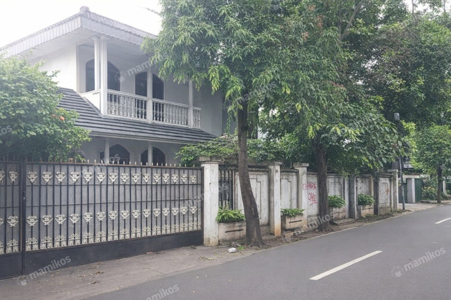 Rumah Sertifikat SHM 4 Kamar Tidur 3 Kamar Mandi Petukangan Jakarta Selatan