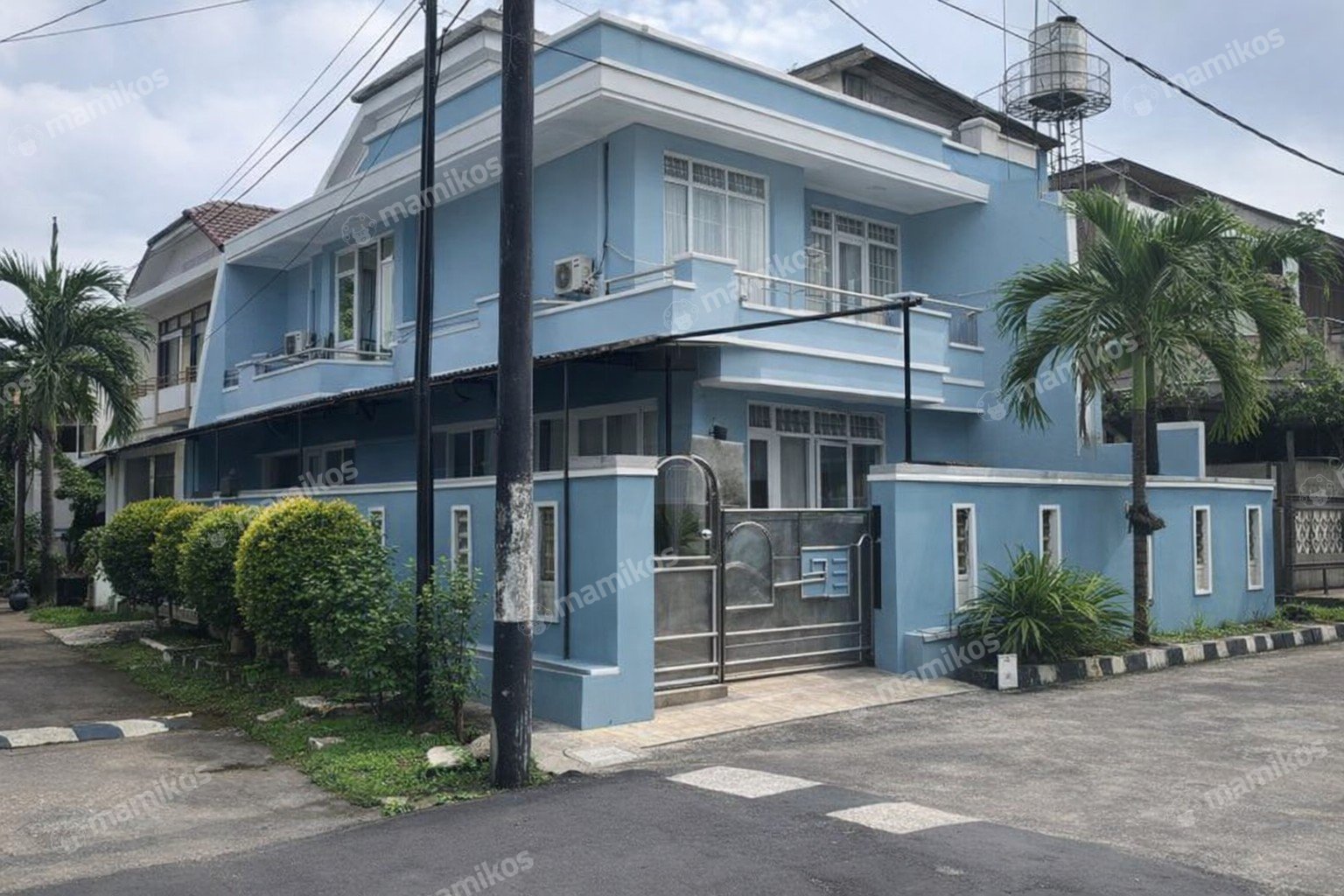Rumah Sertifikat SHM 6 Kamar Tidur 4 Kamar Mandi Kebon Jeruk Jakarta Barat