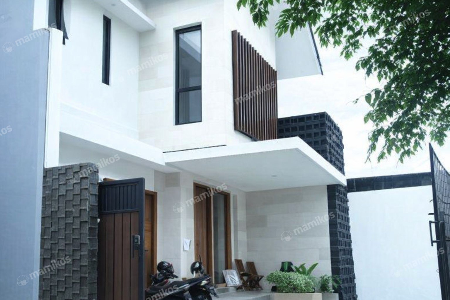 Rumah Sertifikat SHM 5 Kamar Tidur 5 Kamar Mandi Cipete Jakarta Selatan