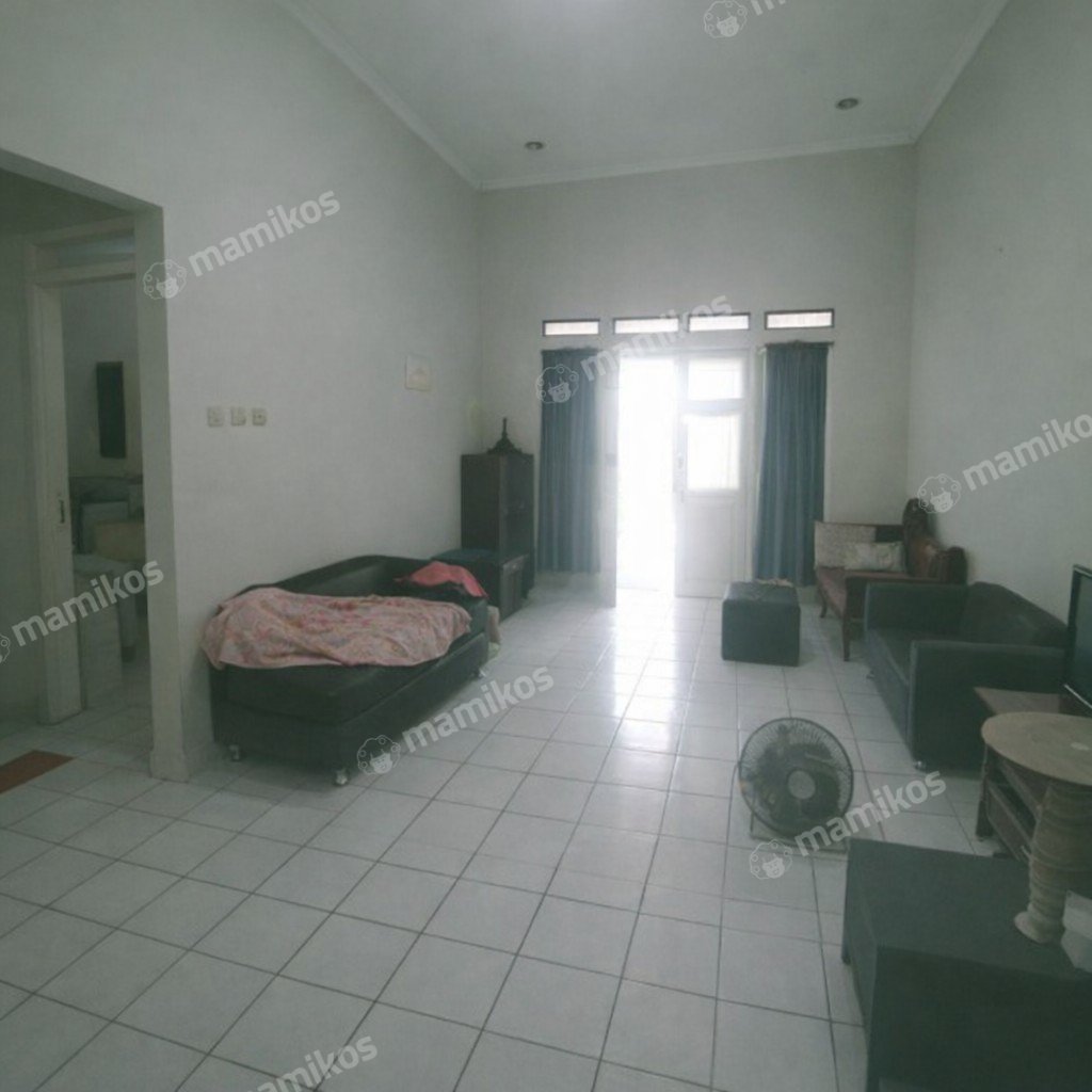 Rumah Sertifikat SHM 3 Kamar Tidur 2 Kamar Mandi Kota Wisata Jakarta Timur - Photo 2