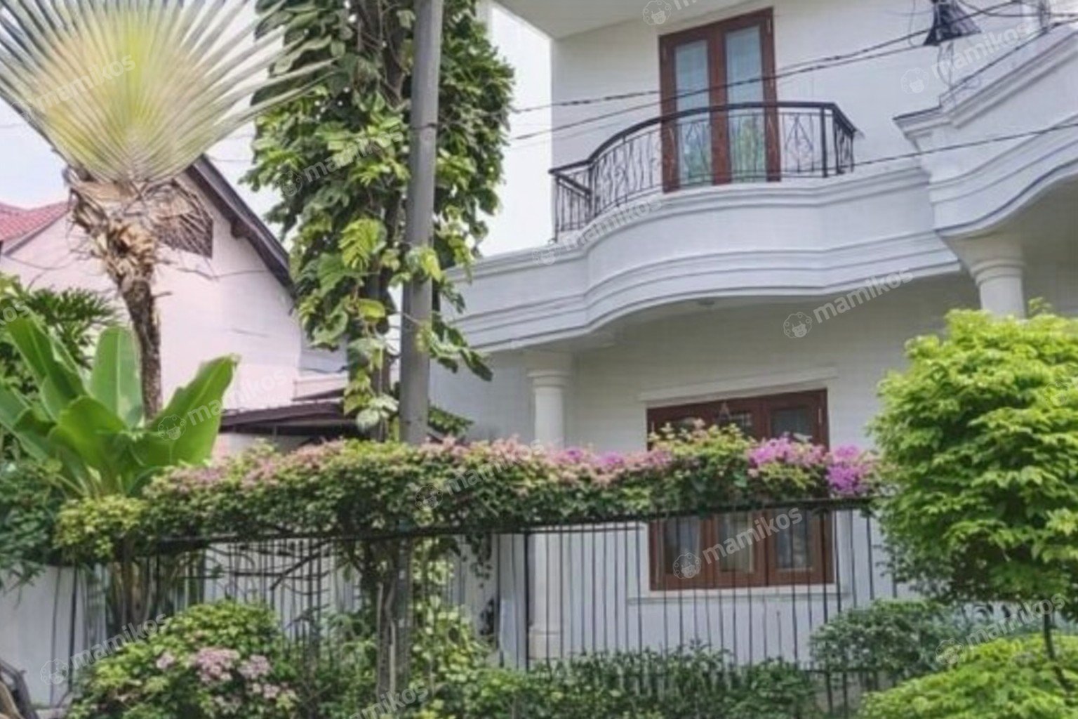 Rumah Sertifikat SHM 6 Kamar Tidur 4 Kamar Mandi Duren Sawit Jakarta Timur