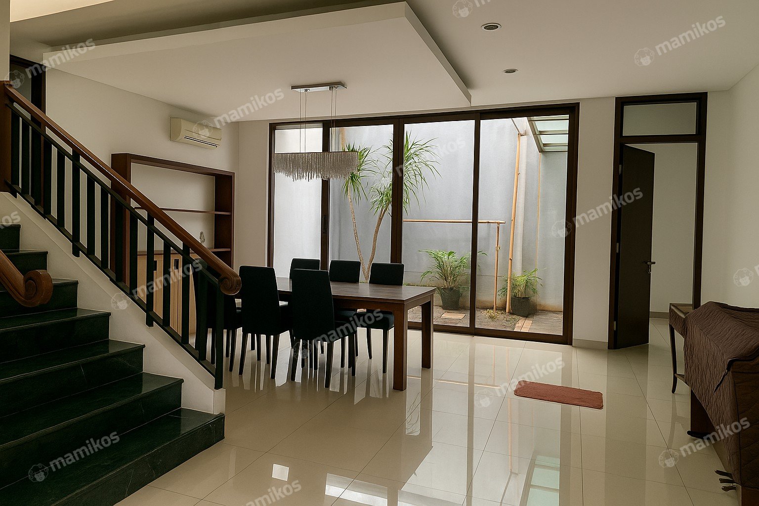 Rumah Sertifikat SHM 5 Kamar Tidur 5 Kamar Mandi Kelapa Gading Jakarta Utara - Photo 2