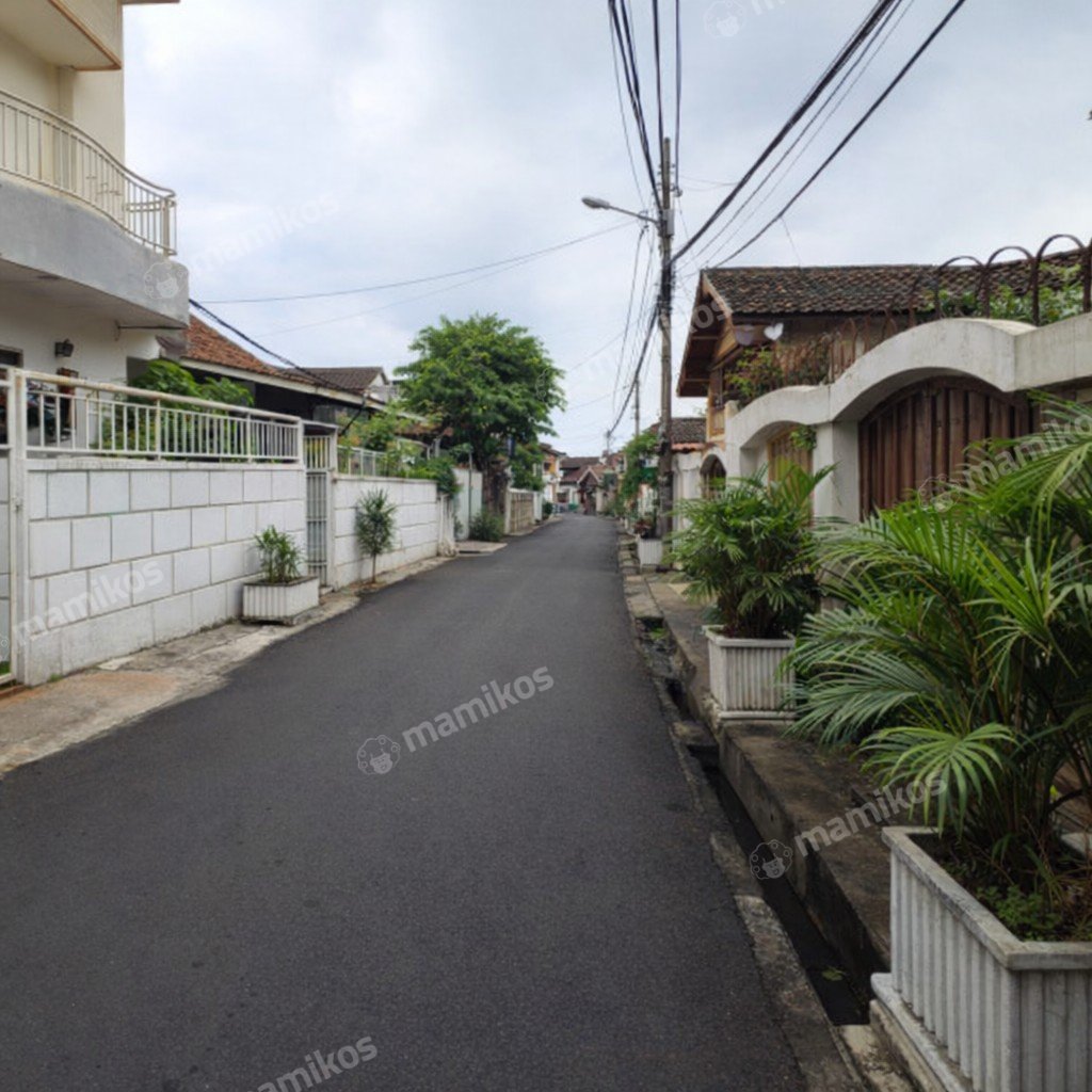 Rumah Sertifikat SHM 5 Kamar Tidur 4 Kamar Mandi Matraman Jakarta Timur - Photo 5