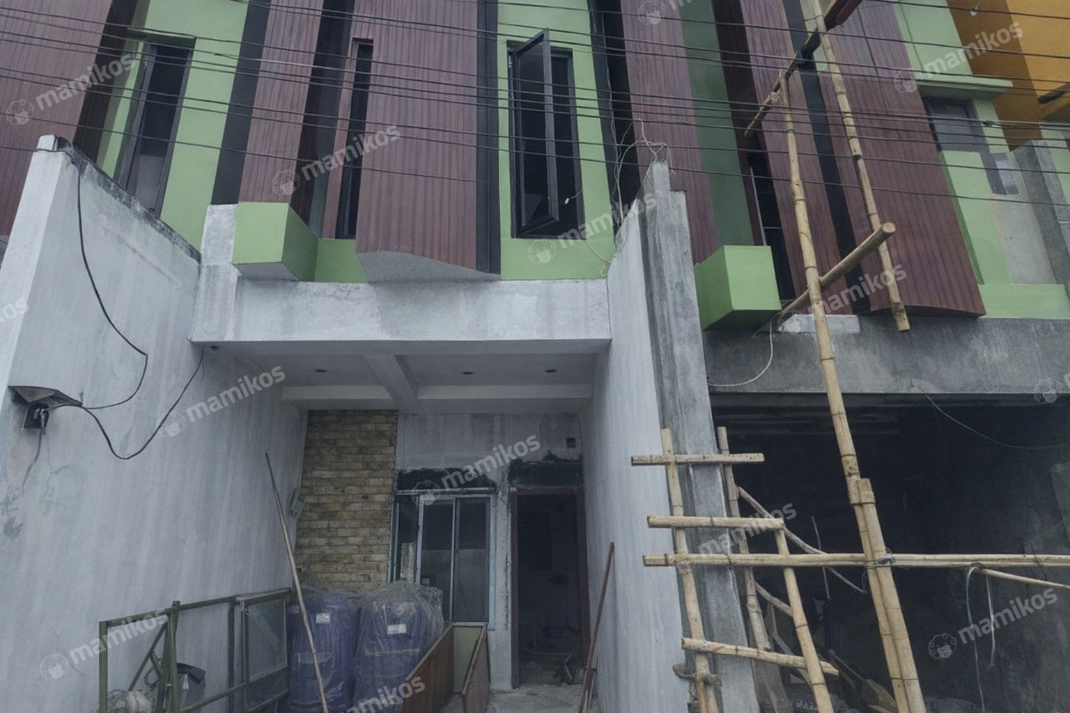 Rumah Sertifikat SHM 4 Kamar Tidur 4 Kamar Mandi Matraman Jakarta Timur