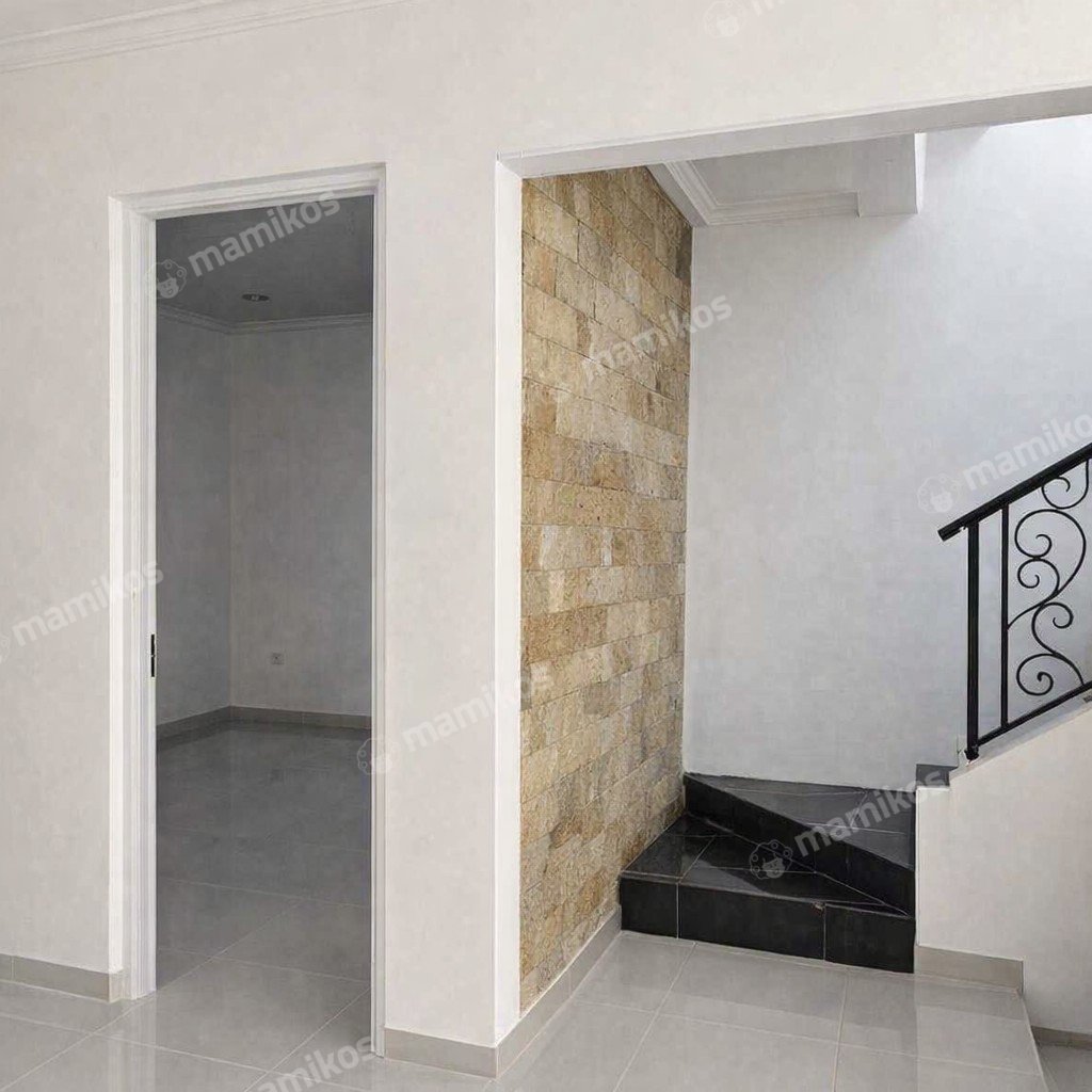 Rumah Sertifikat SHM 4 Kamar Tidur 4 Kamar Mandi Legenda Wisata Jakarta Timur - Photo 4