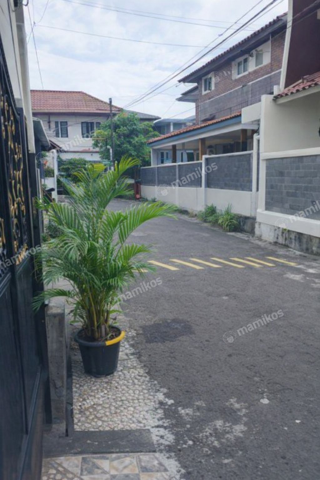 Rumah Sertifikat HGB 4 Kamar Tidur 2 Kamar Mandi Duren Sawit Jakarta Timur - Photo 2