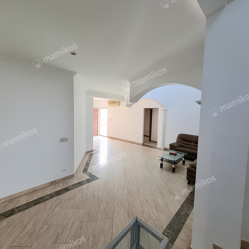 Rumah Sertifikat SHM 5 Kamar Tidur 3 Kamar Mandi Legenda Wisata Jakarta Timur - Photo 2