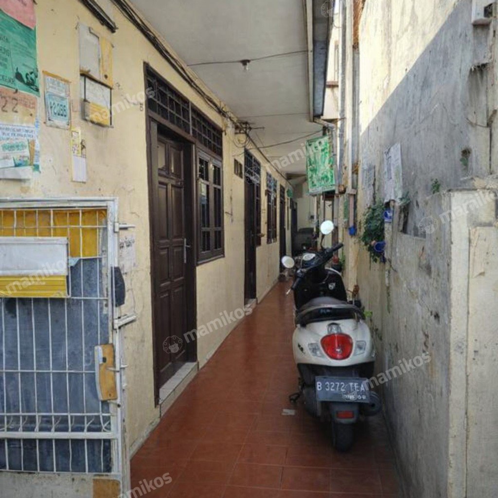 Rumah Sertifikat SHM 10 Kamar Tidur 10 Kamar Mandi Cikoko Jakarta Selatan - Photo 4