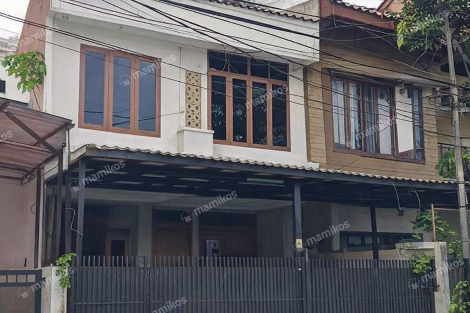 Rumah Sertifikat SHM 4 Kamar Tidur 3 Kamar Mandi Pondok Indah Jakarta Selatan
