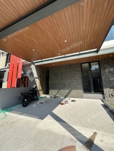 Rumah Sertifikat HGB 4 Kamar Tidur 4 Kamar Mandi Citraland Surabaya - Photo 2