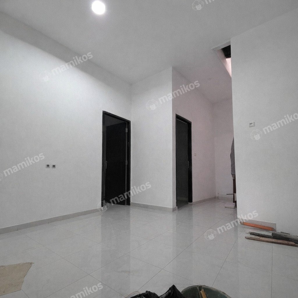 Rumah Sertifikat SHM 4 Kamar Tidur 3 Kamar Mandi Taman Ratu Jakarta Barat - Photo 4
