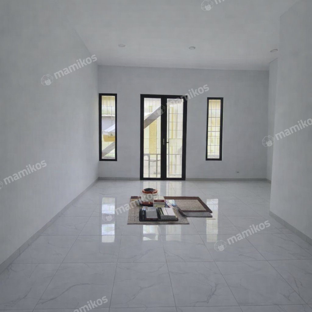 Rumah Sertifikat SHM 4 Kamar Tidur 3 Kamar Mandi Taman Ratu Jakarta Barat - Photo 5