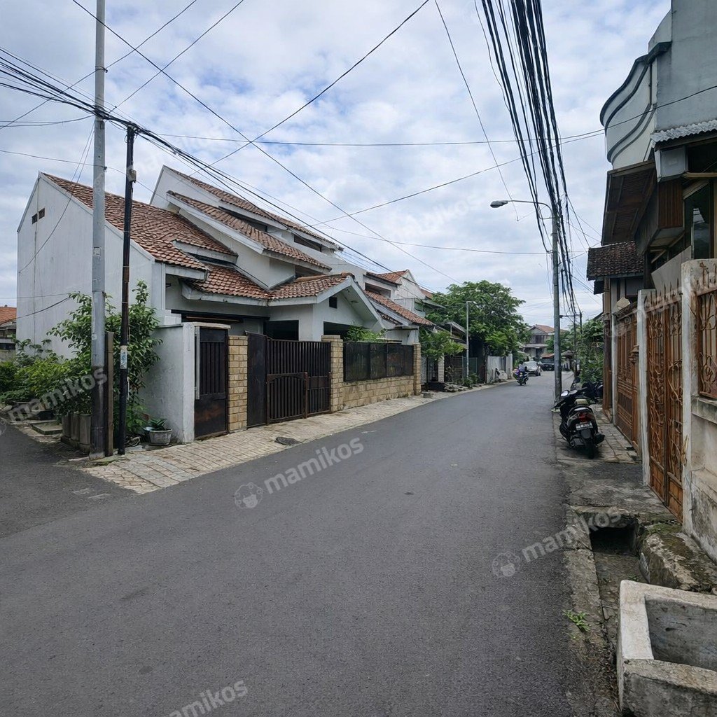 Rumah Sertifikat SHM 6 Kamar Tidur 4 Kamar Mandi Tebet Jakarta Selatan - Photo 2
