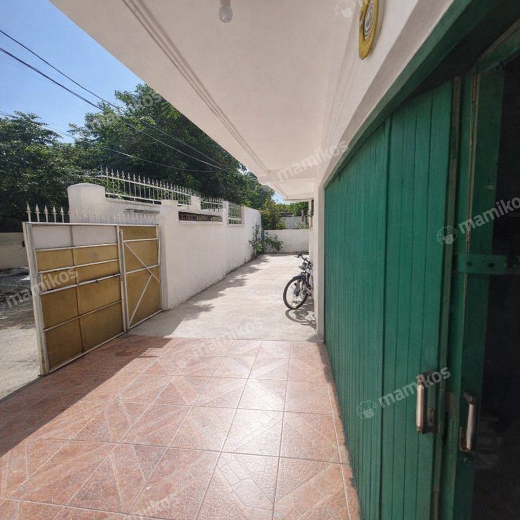 Rumah Sertifikat SHM 3 Kamar Tidur 3 Kamar Mandi Taman Ratu Jakarta Barat - Photo 2