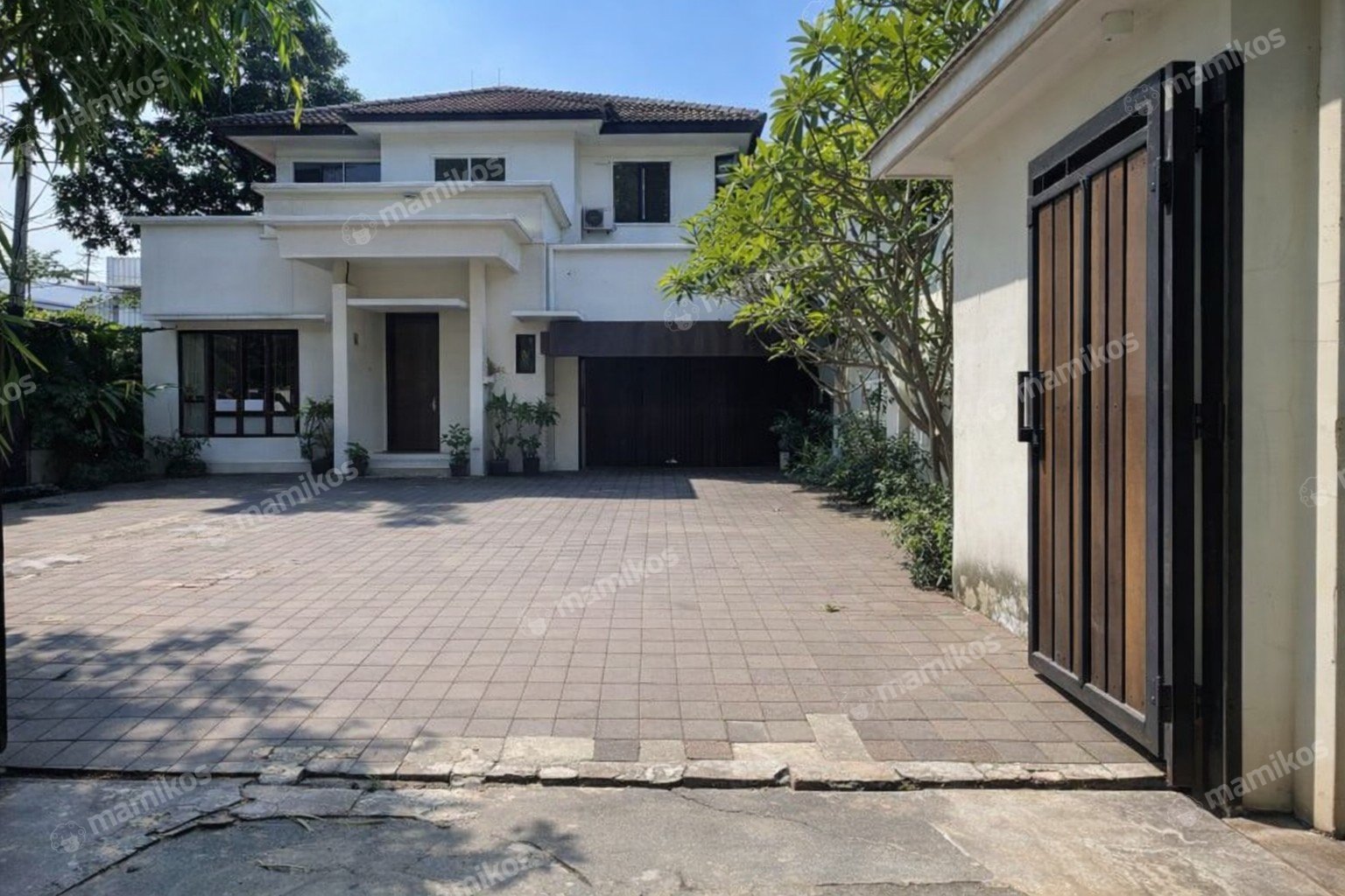 Rumah Sertifikat SHM 4 Kamar Tidur 4 Kamar Mandi Kebayoran Baru Jakarta Selatan