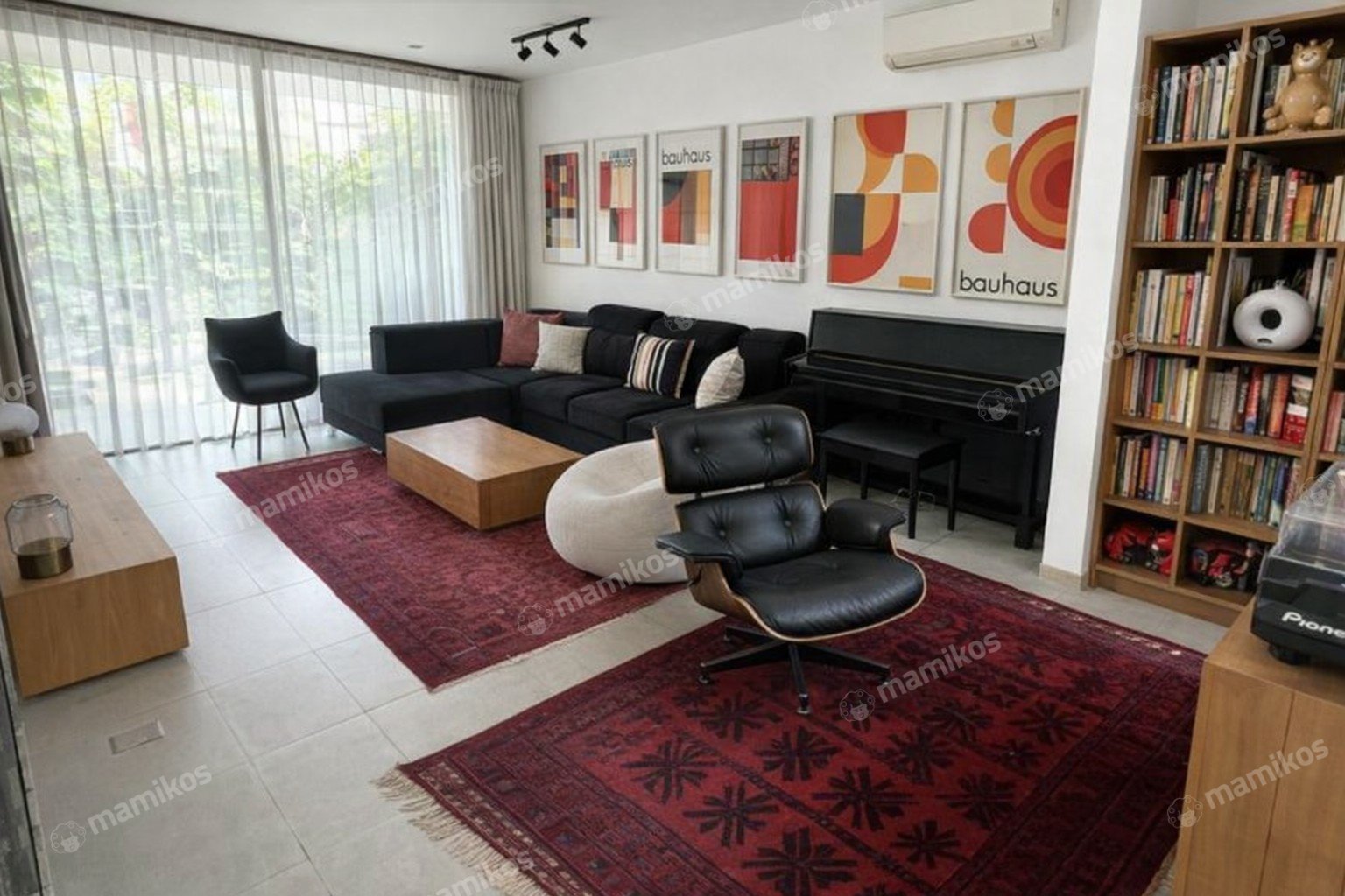 Rumah Sertifikat SHM 5 Kamar Tidur 4 Kamar Mandi Veteran Jakarta Selatan