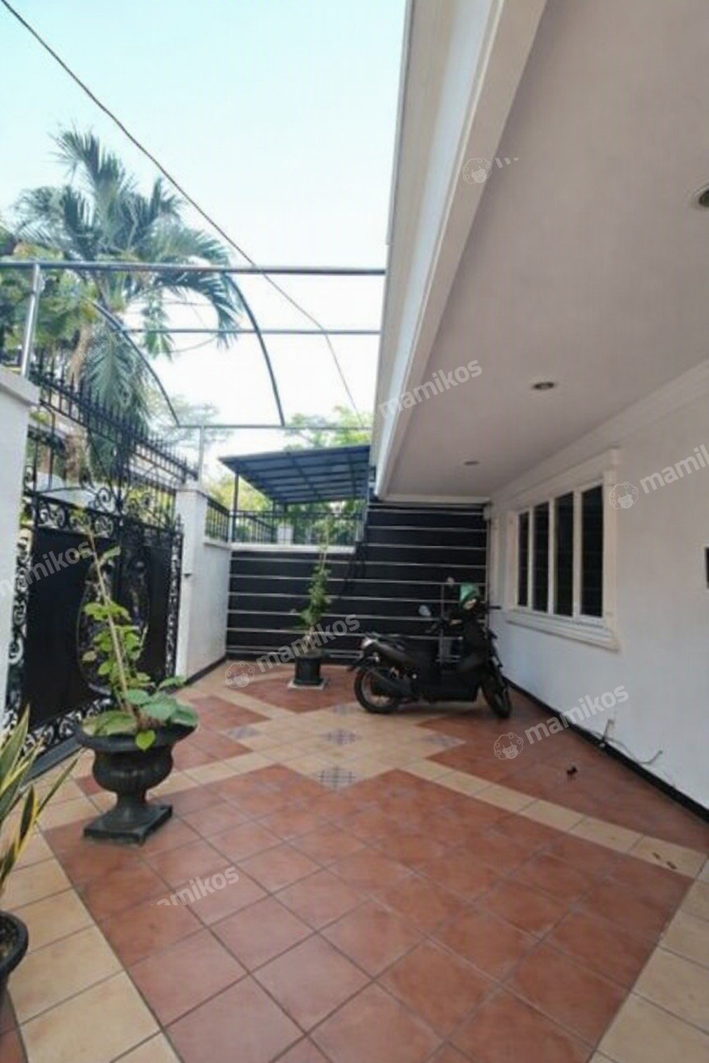 Rumah Sertifikat HGB 4 Kamar Tidur 4 Kamar Mandi Sunter Jakarta Utara - Photo 2