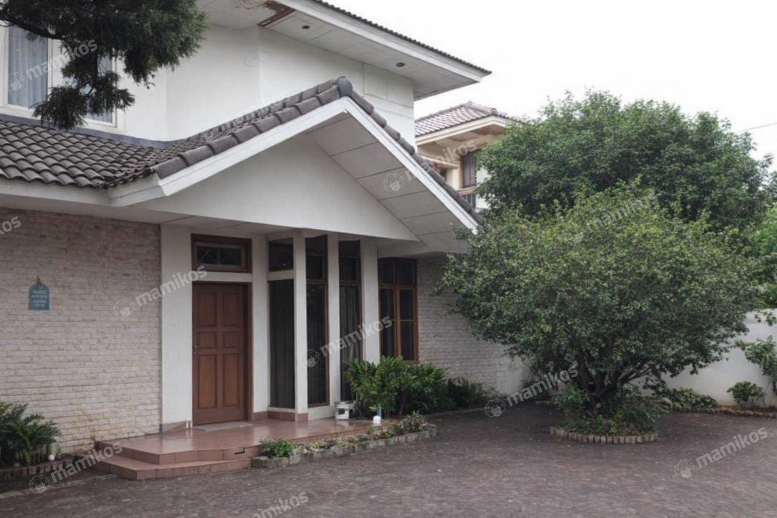 Rumah Sertifikat SHM 5 Kamar Tidur 2 Kamar Mandi Otista Jakarta Timur