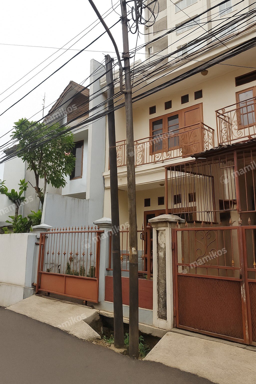 Rumah Sertifikat SHM 4 Kamar Tidur 3 Kamar Mandi Tomang Jakarta Barat - Photo 2