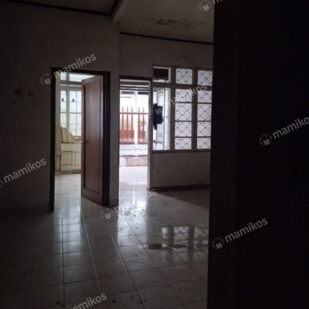 Rumah Sertifikat SHM 3 Kamar Tidur 2 Kamar Mandi Matraman Jakarta Timur - Photo 3