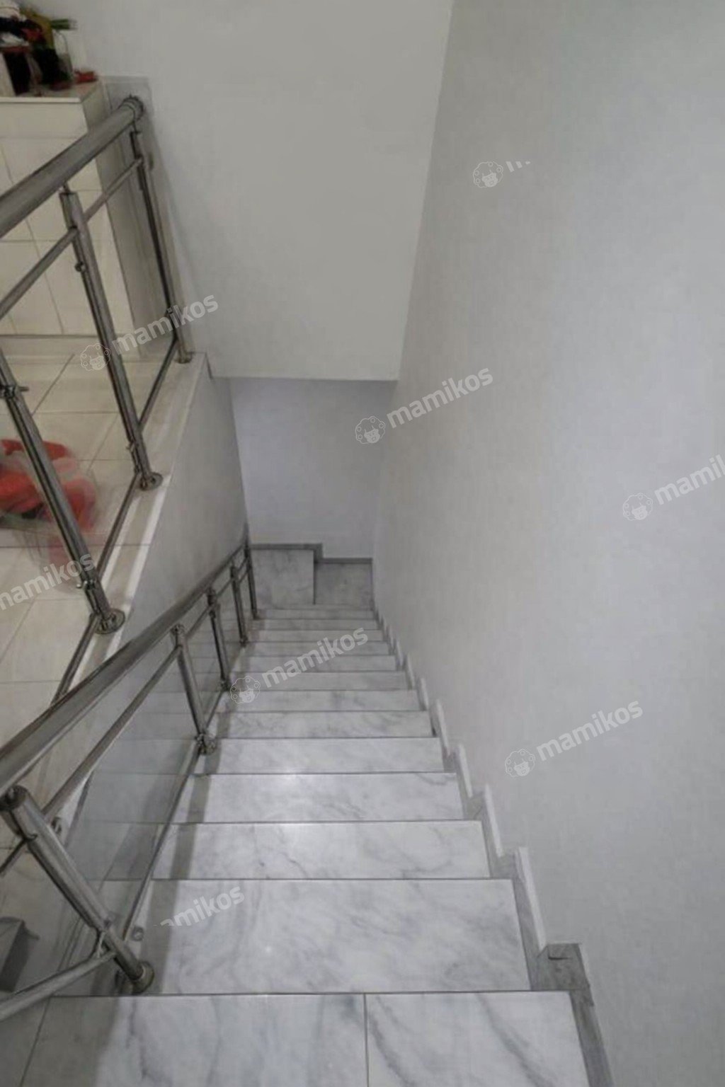 Rumah Sertifikat SHM 3 Kamar Tidur 3 Kamar Mandi Intercon Jakarta Barat - Photo 2