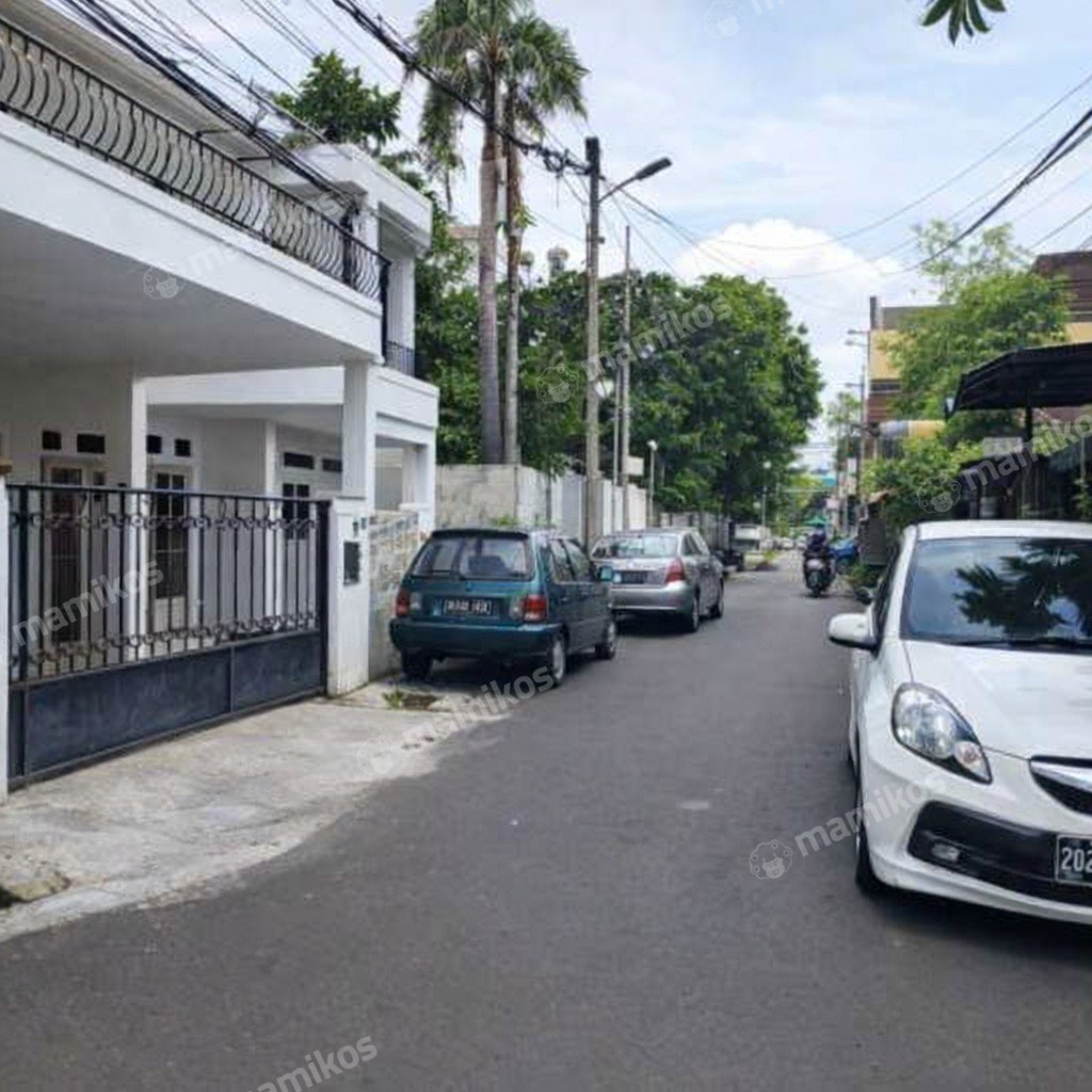 Rumah Sertifikat SHM 5 Kamar Tidur 3 Kamar Mandi Kebon Jeruk Jakarta Barat - Photo 3