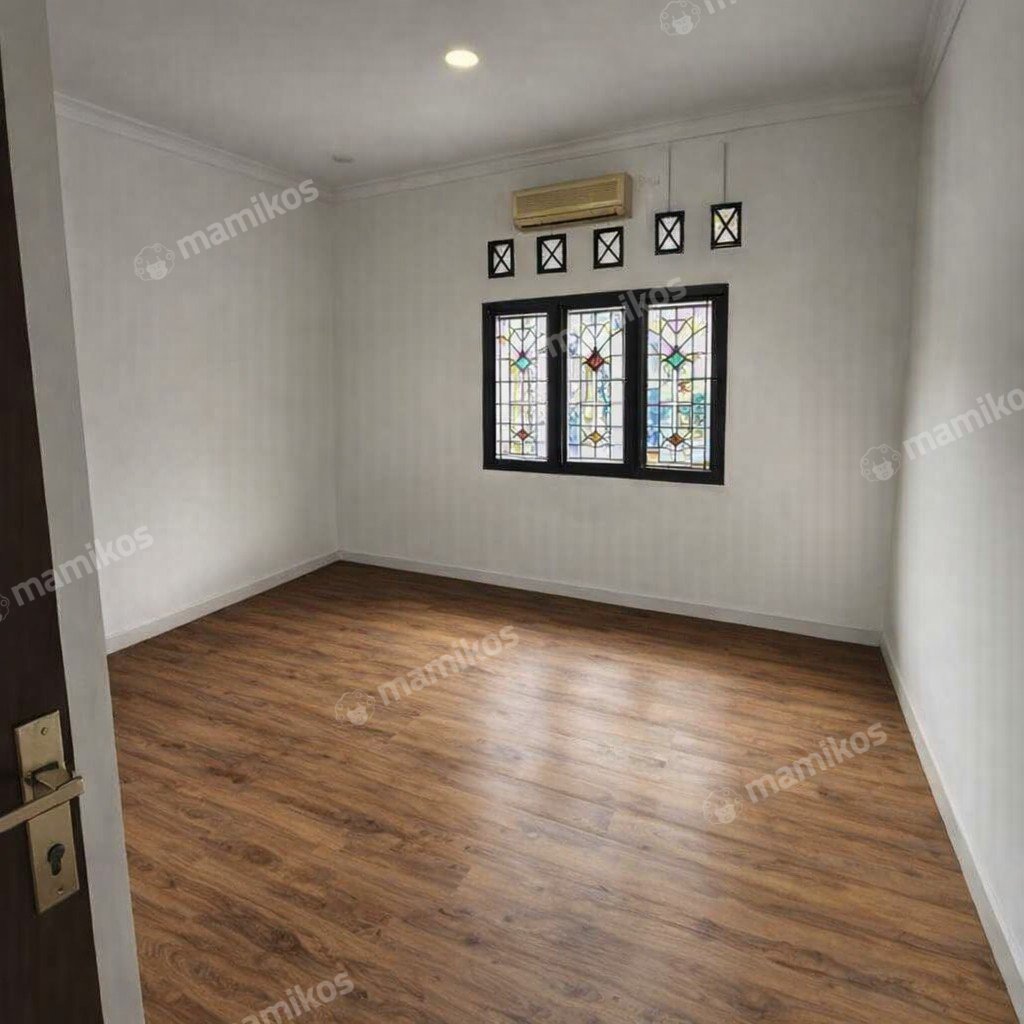 Rumah Sertifikat SHM 5 Kamar Tidur 3 Kamar Mandi Kebon Jeruk Jakarta Barat - Photo 4