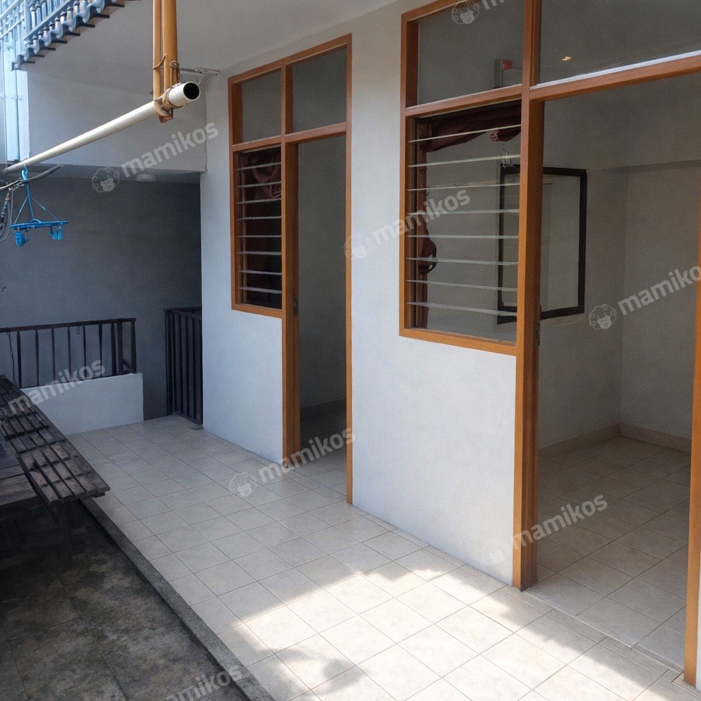 Rumah Sertifikat SHM 4 Kamar Tidur 3 Kamar Mandi Pondok Indah Jakarta Selatan - Photo 4