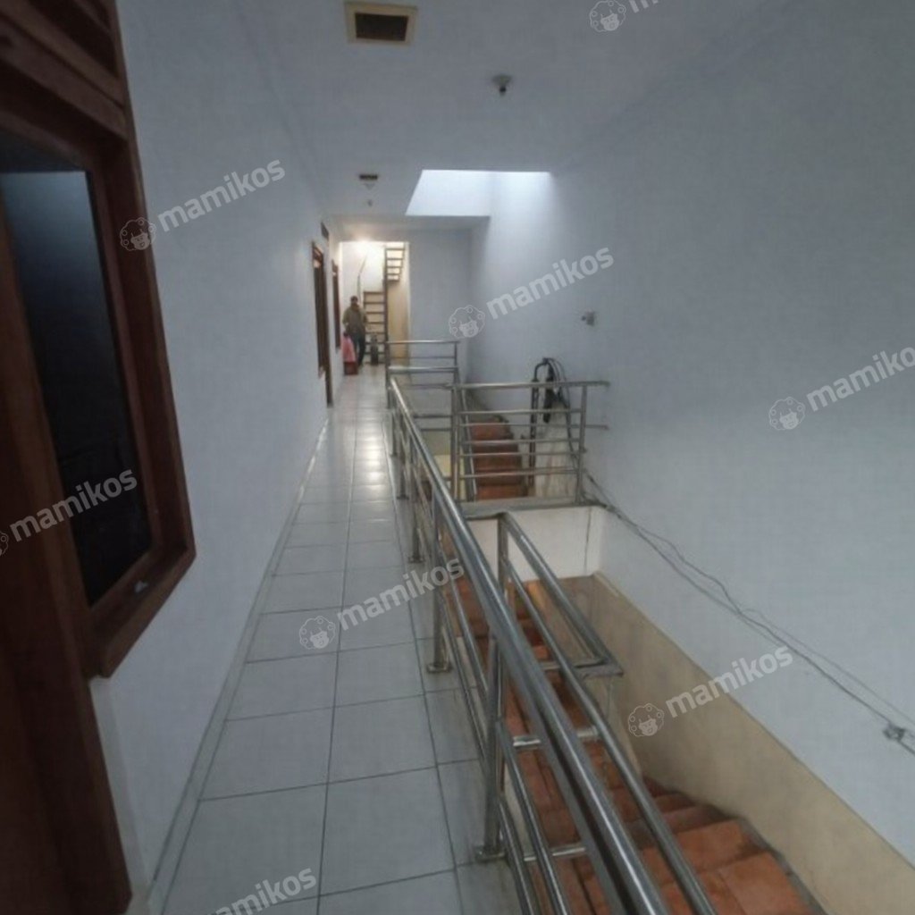 Rumah Sertifikat SHM 8 Kamar Tidur 8 Kamar Mandi Pancoran Jakarta Selatan - Photo 4