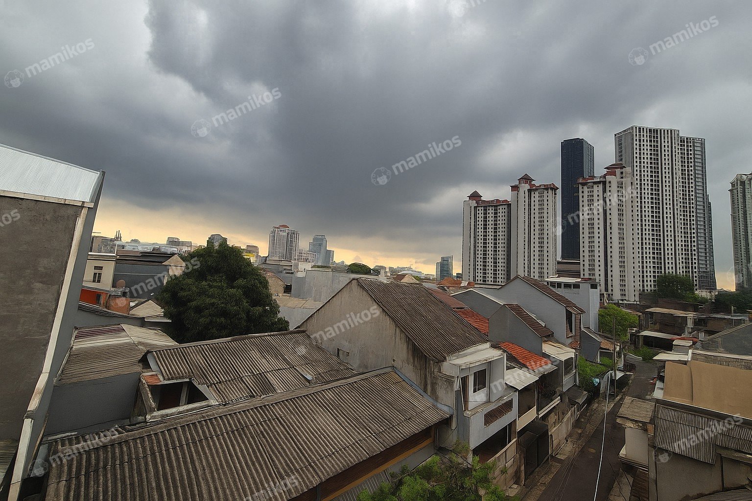 Rumah Sertifikat SHM 3 Kamar Tidur 2 Kamar Mandi Tanjung Duren Jakarta Barat - Photo 4