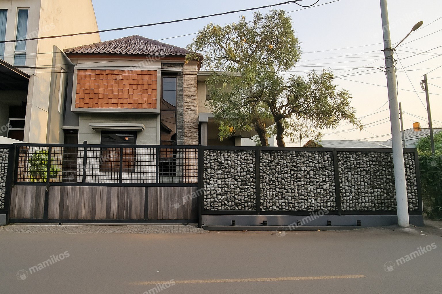 Rumah Sertifikat SHM 3 Kamar Tidur 2 Kamar Mandi Palmerah Jakarta Barat
