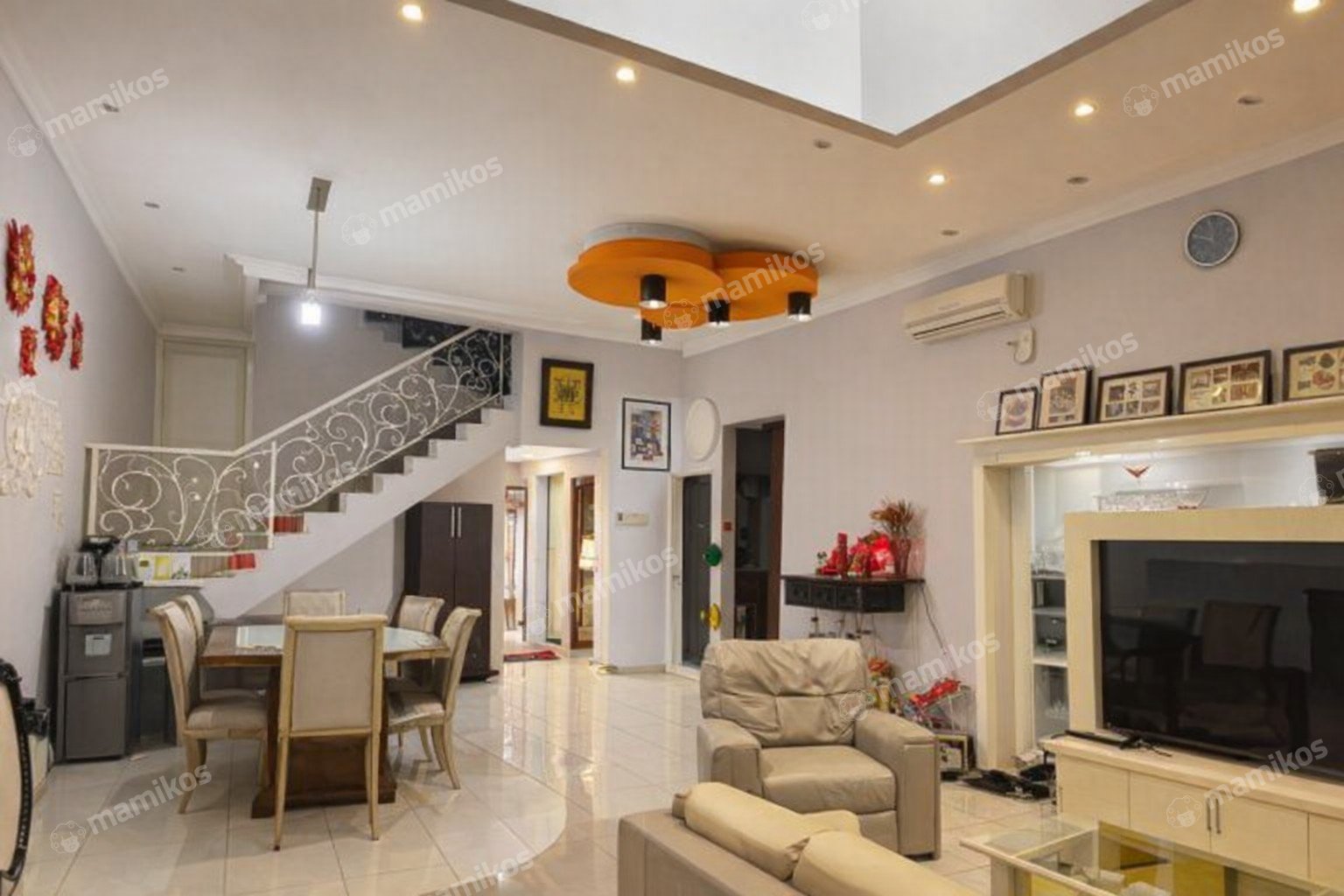 Rumah Sertifikat SHM 4 Kamar Tidur 4 Kamar Mandi Pantai Indah Kapuk Jakarta Utara
