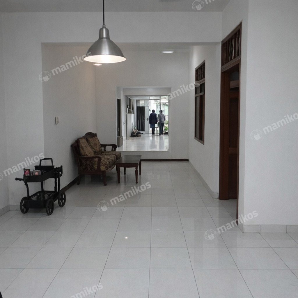 Rumah 6 Kamar Tidur 5 Kamar Mandi 2 Lantai Intercon Jakarta Barat - Photo 3