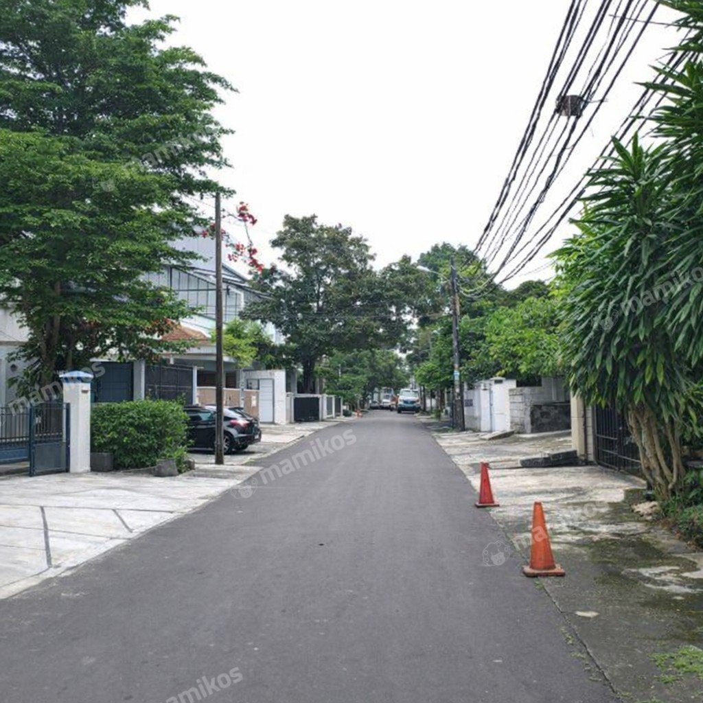 Rumah Sertifikat SHM 4 Kamar Tidur 3 Kamar Mandi Kebayoran Baru Jakarta Selatan - Photo 5