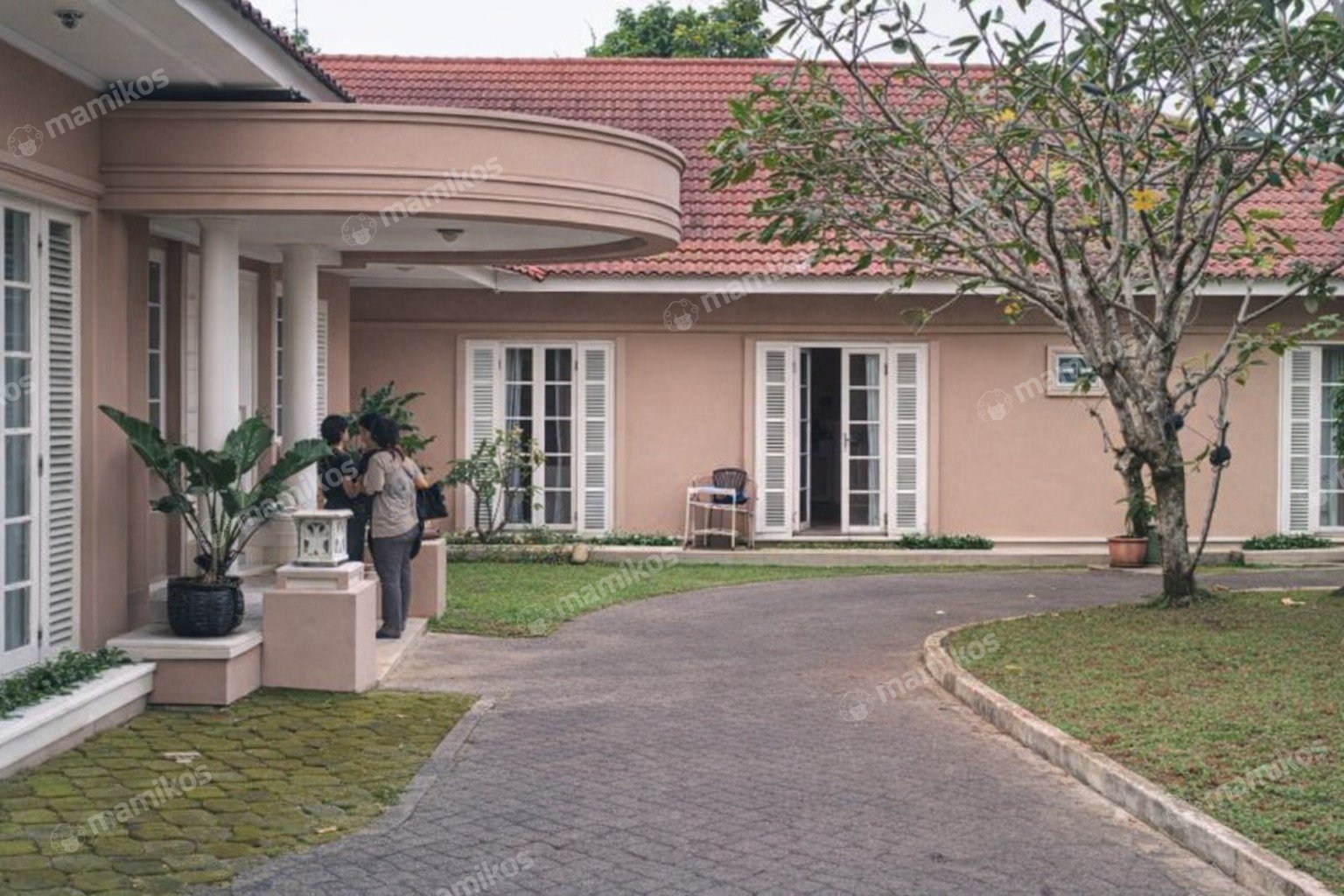 Rumah Sertifikat SHM 5 Kamar Tidur 3 Kamar Mandi Cirendeu Jakarta Selatan