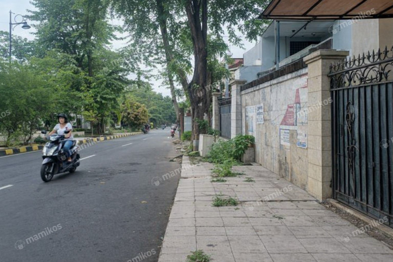 Rumah Sertifikat SHM 4 Kamar Tidur 3 Kamar Mandi Intercon Jakarta Barat - Photo 5