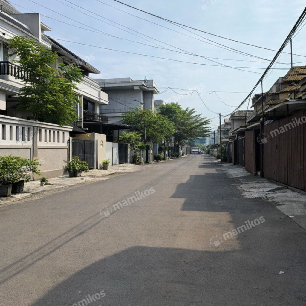 Rumah Sertifikat SHM 8 Kamar Tidur 4 Kamar Mandi Kelapa Gading Jakarta Utara - Photo 3