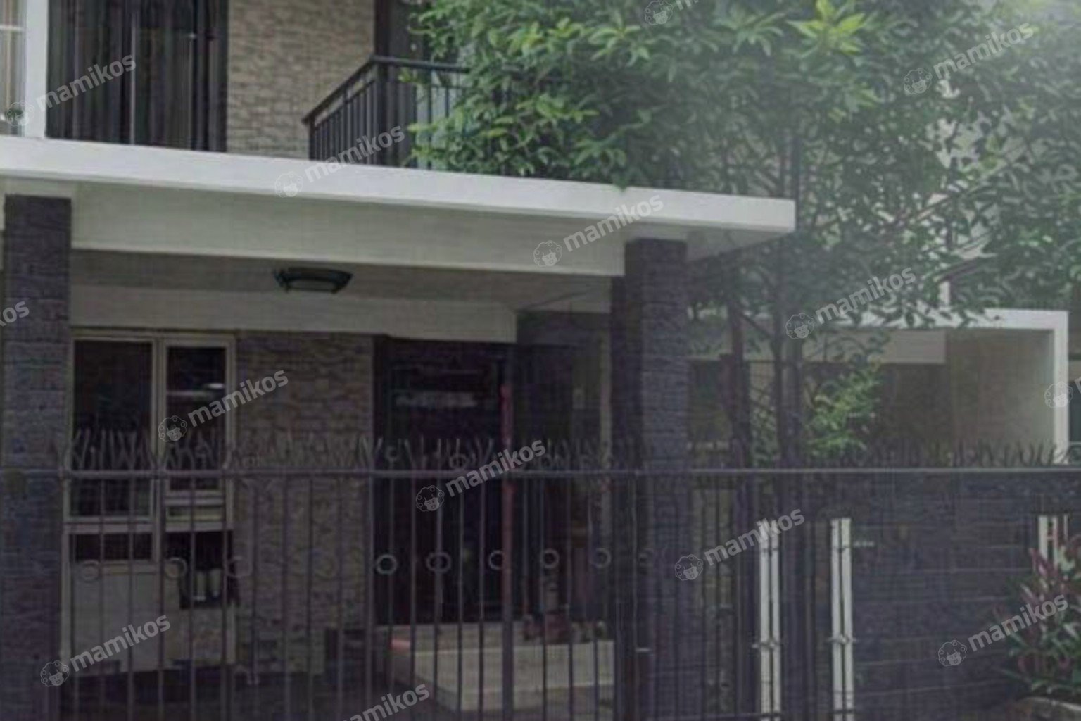 Rumah Sertifikat SHM 4 Kamar Tidur 4 Kamar Mandi Citra Grand Jakarta Timur